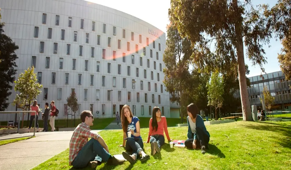 Deakin University Vice-Chancellor’s Scholarship